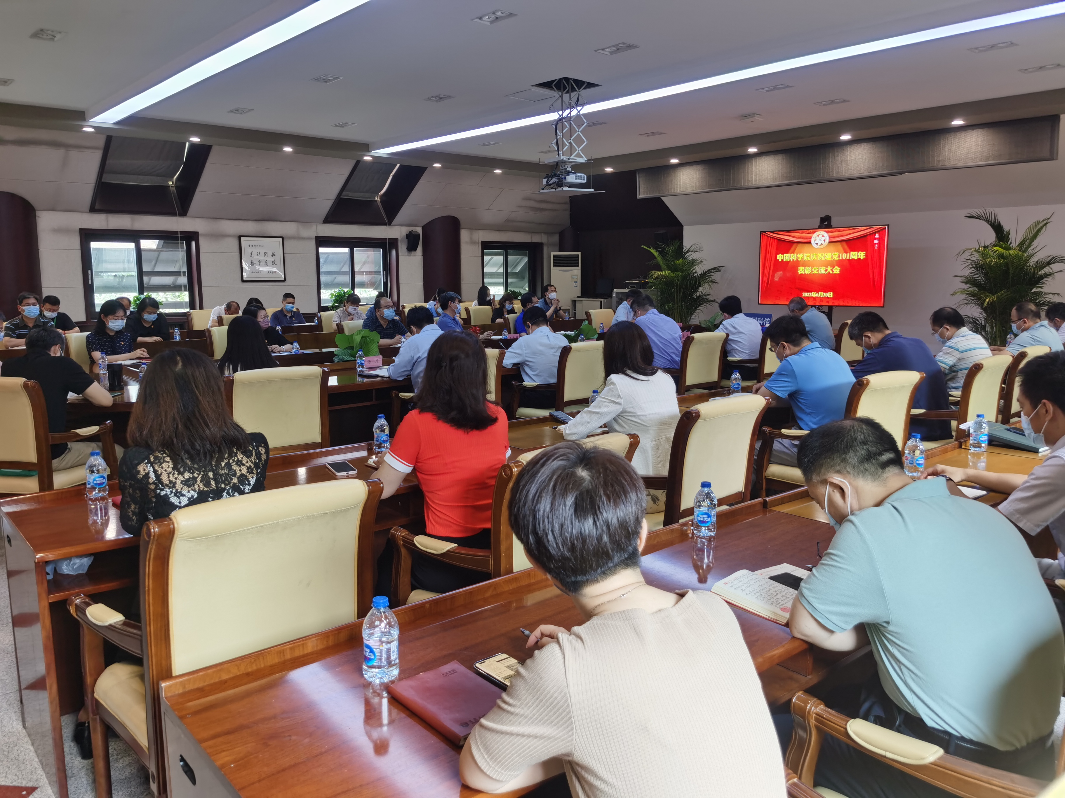 国产SUV精品一区二区883